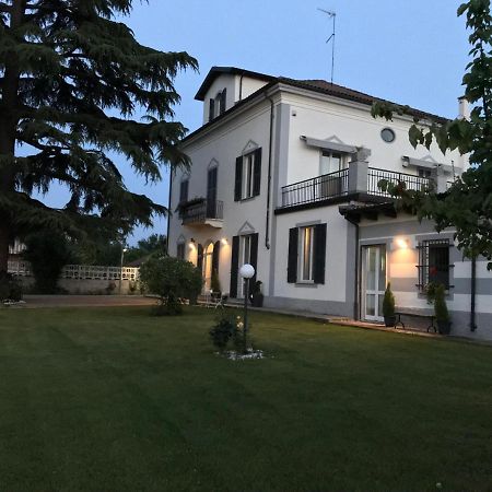 B&B Villa Prestigio Novi Ligure Buitenkant foto